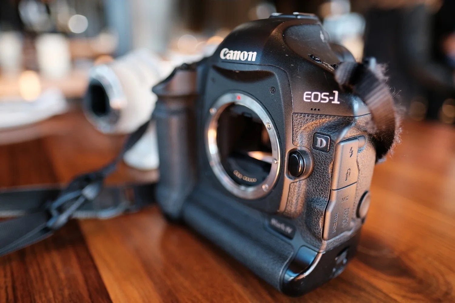 Canon Eos 1D MK4, Audio, Tv en Foto, Fotocamera's Digitaal, Ophalen, Zo goed als nieuw, Oplader, Canon
