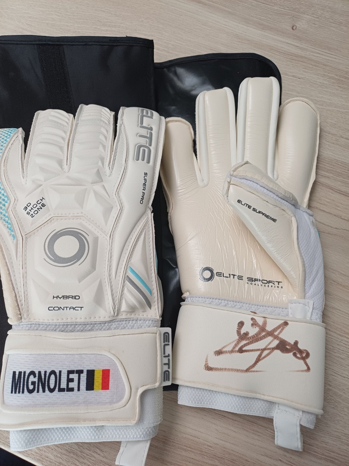 Handschoenen simon mignolet gesigneerd, Ophalen