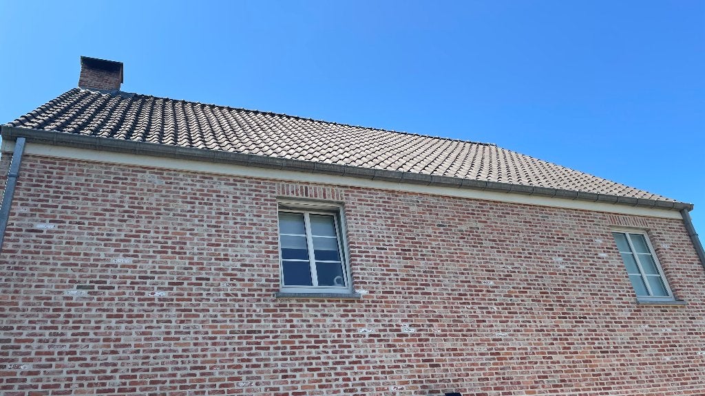 90st LAFARGE, KDN Blauw gesmoorde holle dakpannen + sluiting, Doe-het-zelf en Bouw, Dakpannen en Dakbedekking, Ophalen, Steen of Klei