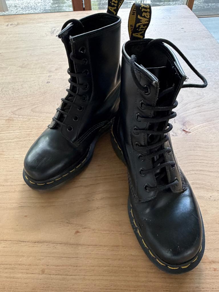 Dr Martens, Comme neuf, Enlèvement, Autres types, Noir