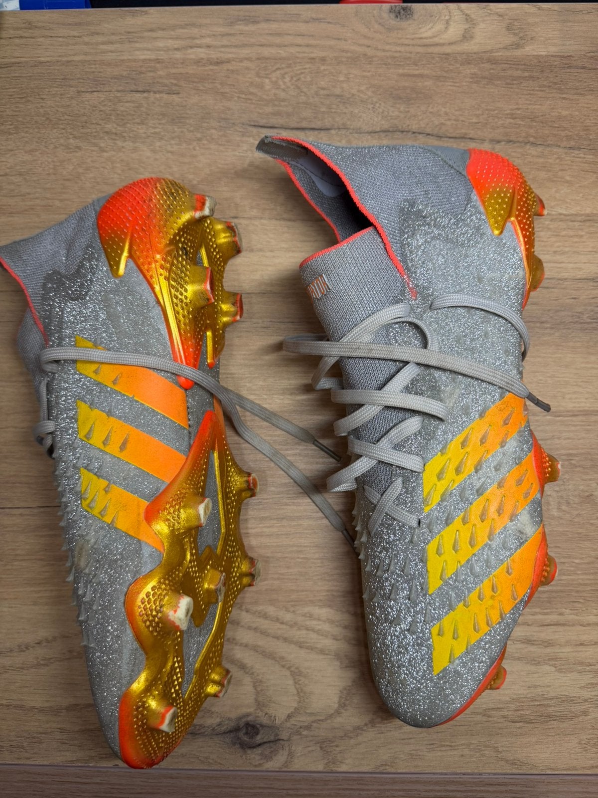 ADIDAS PREDATORS EN ÉDITION LIMITÉE, Enlèvement ou Envoi, Comme neuf, Chaussures