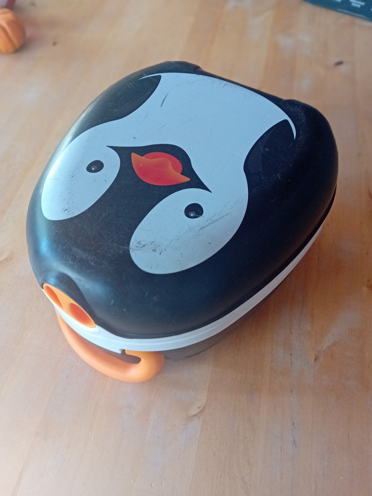 My Carry Potty pinguïn draagbaar potje, Ophalen
