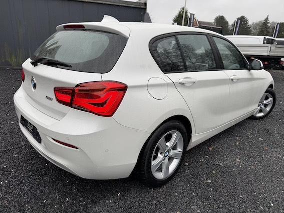 BMW 118i, 2018, 104.000km, Airco, Automaat + 12m Garantie, Achat, Entreprise, Entretenue par le concessionnaire, Noir