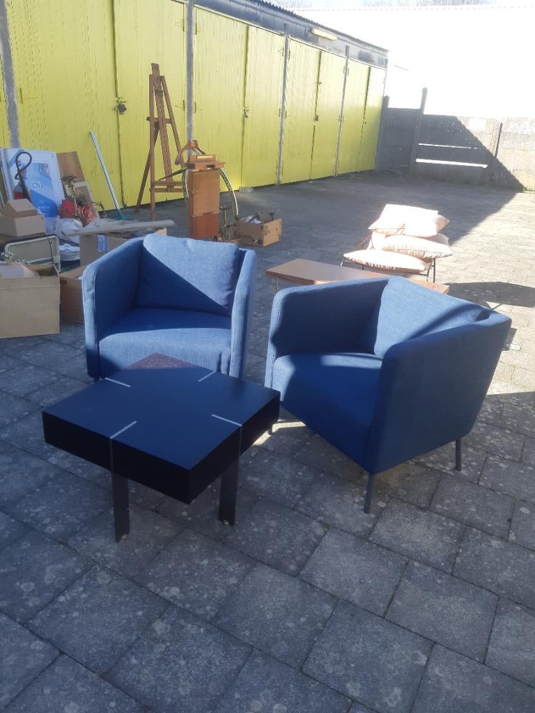 2 fauteuil Ikea et table basse design, Moins de 50 cm, Enlèvement ou Envoi, Design, 50 à 100 cm