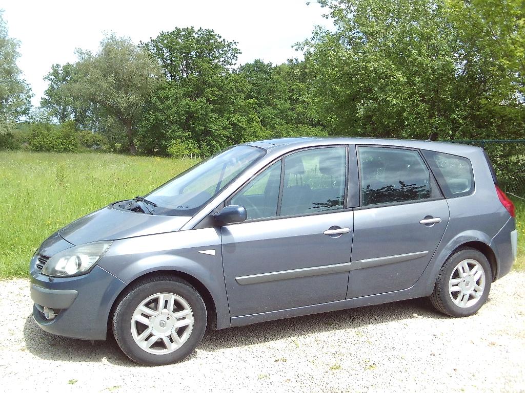 Renault  GRAND Scenic Panoramisch Dak LEDER 7 PL !! 131PK, Auto's, Renault, Voorwielaandrijving, Monovolume, Zwart, 4 cilinders