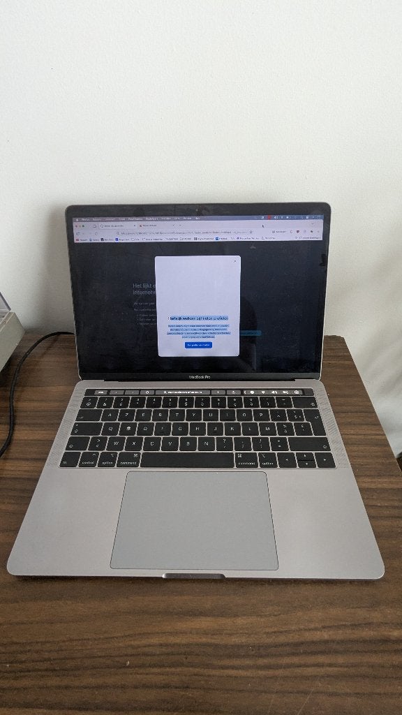 Macbook Pro 2018 (13 pouces) - 8 Go de RAM - 256 Go, Informatique & Logiciels, 256 GB, Utilisé, Azerty, 2 à 3 Ghz