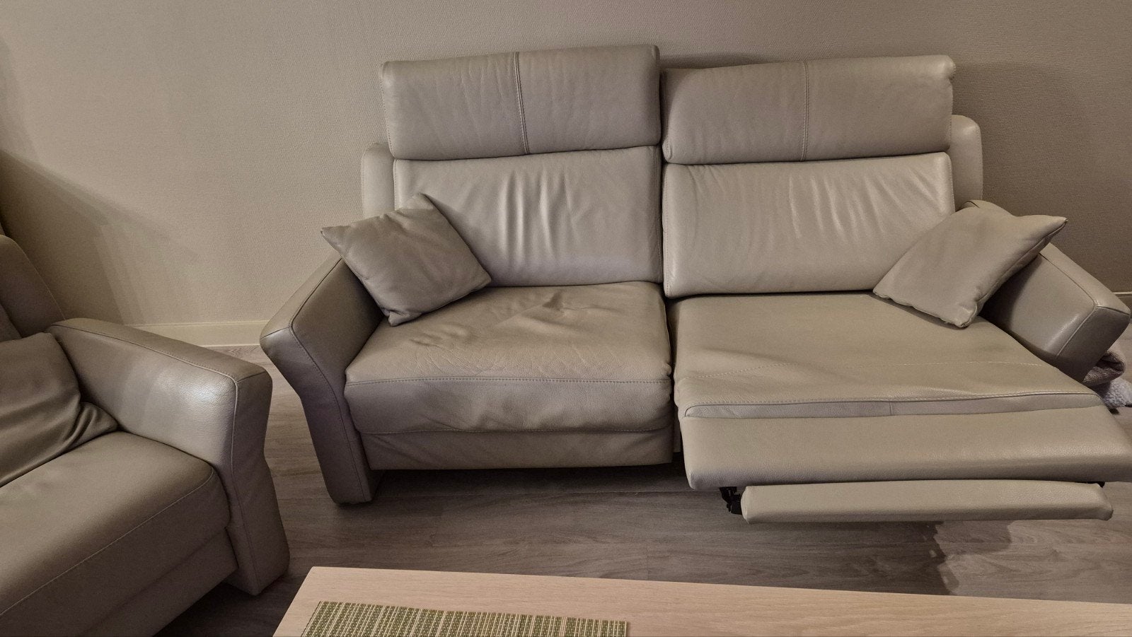 een prachtig salon, Ophalen, Zo goed als nieuw, Leer