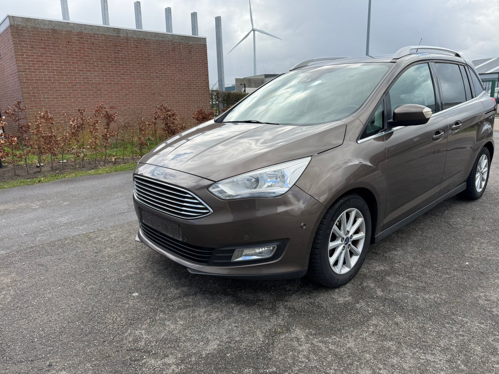 Ford C-Max 1.0 benzine 92 Kw,Bj 2016,Euro 6,Airco,7 Plaatsen, Auto's, Voorwielaandrijving, Euro 6, Elektrische ramen, Bruin