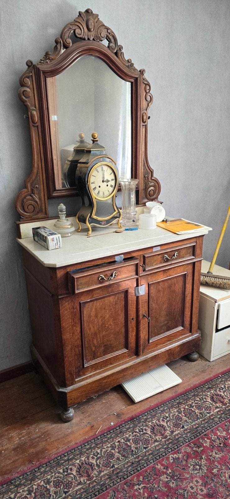 Meuble antique, Enlèvement