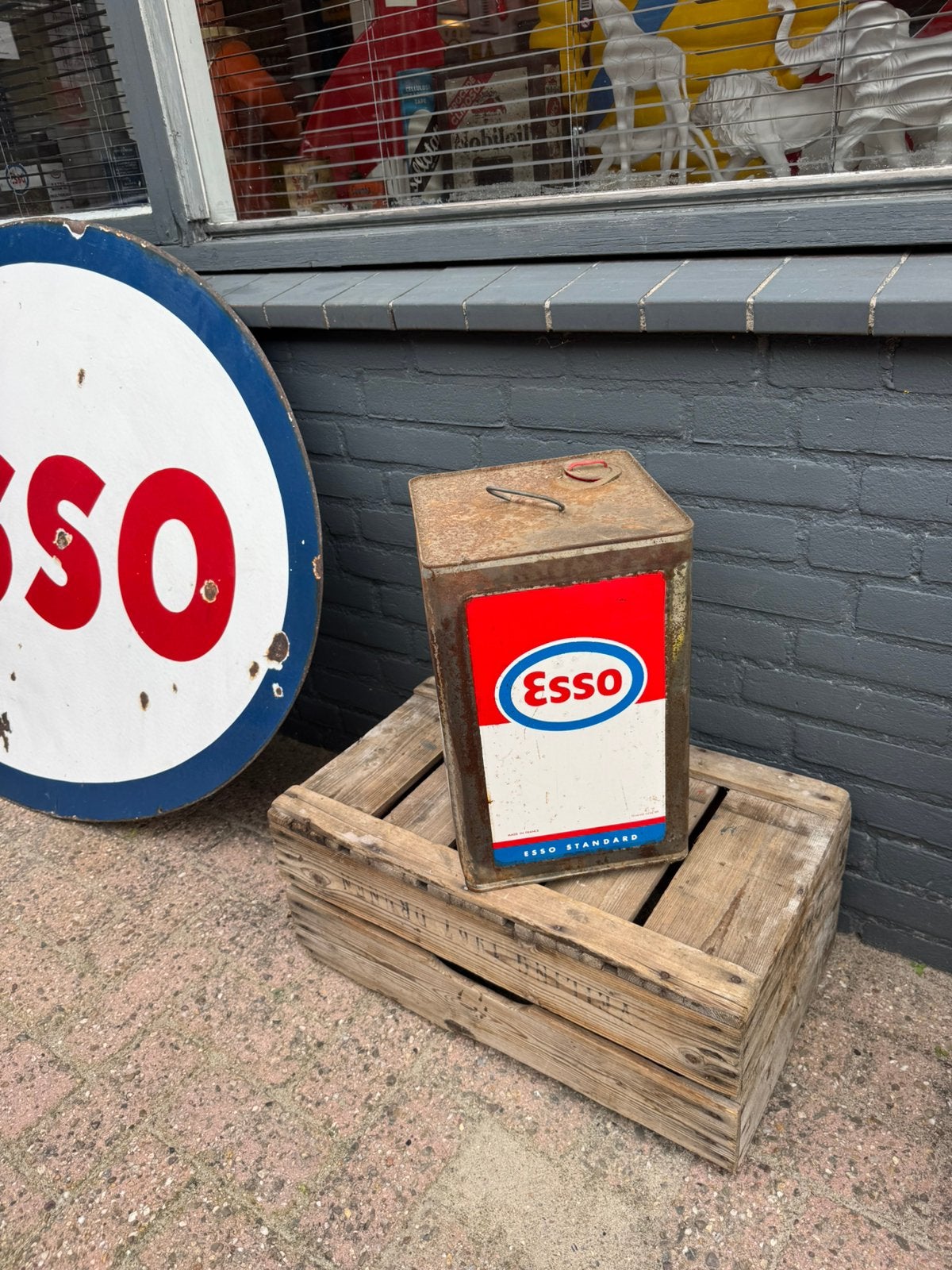 Groot oud Esso olieblik, Gebruikt, ., ., .