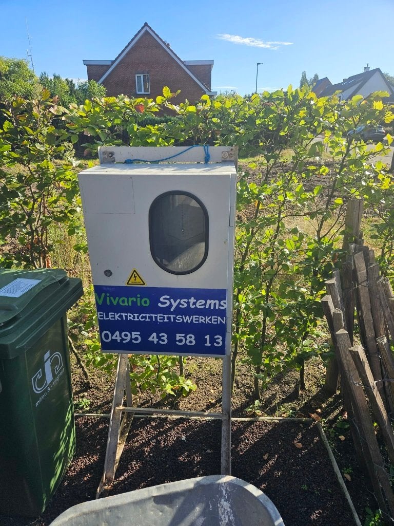 werfkast, Doe-het-zelf en Bouw, Ophalen, Zo goed als nieuw, Stopcontact