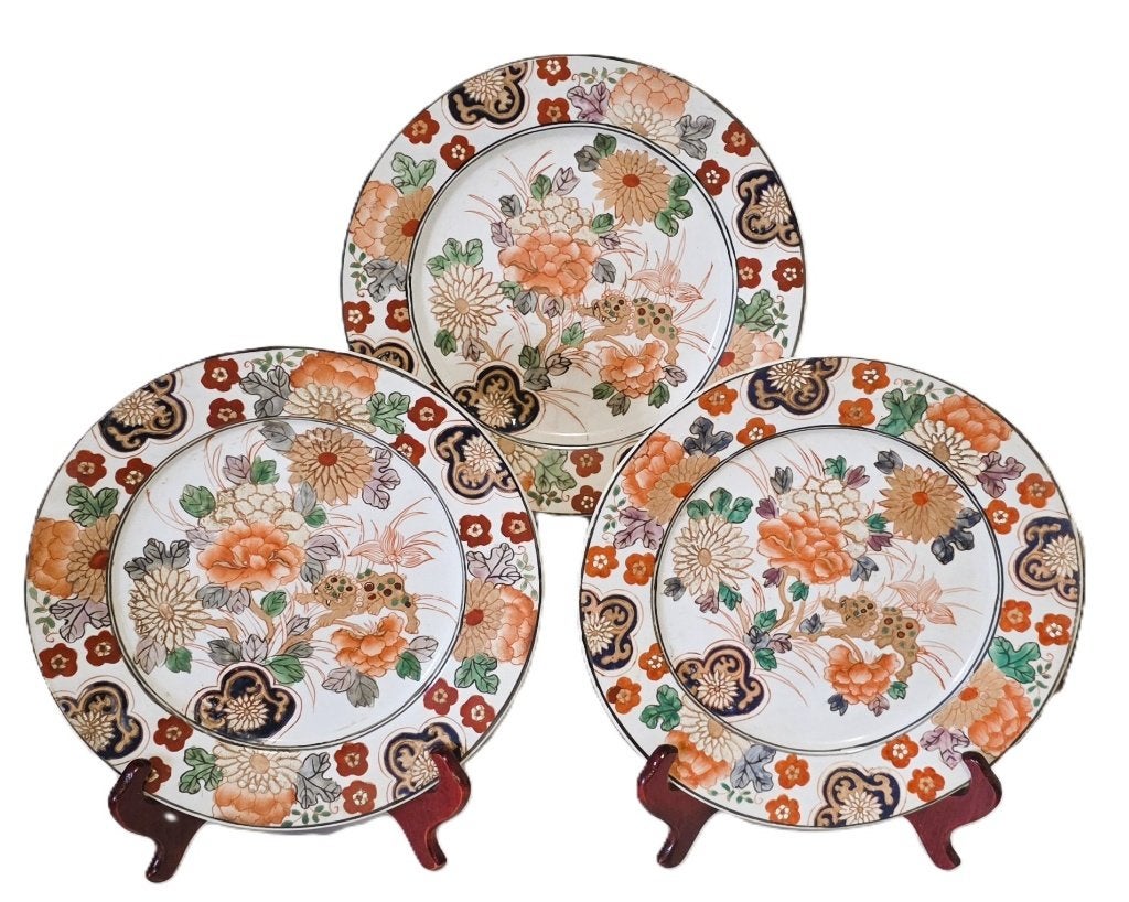 Drie Japans porseleinen Imari borden., Ophalen of Verzenden, Zo goed als nieuw, Porselein, Bord of Schaal