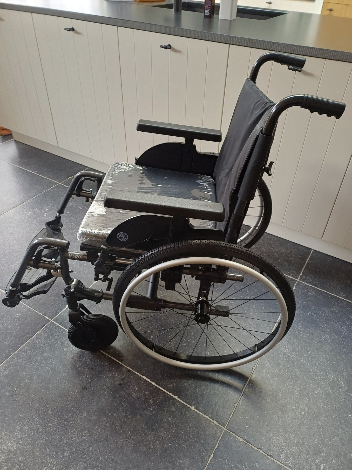 Vermeiren V500 Light rolstoel – NIEUW, Diversen, Rolstoelen, Ophalen, Inklapbaar, Nieuw, Handbewogen rolstoel
