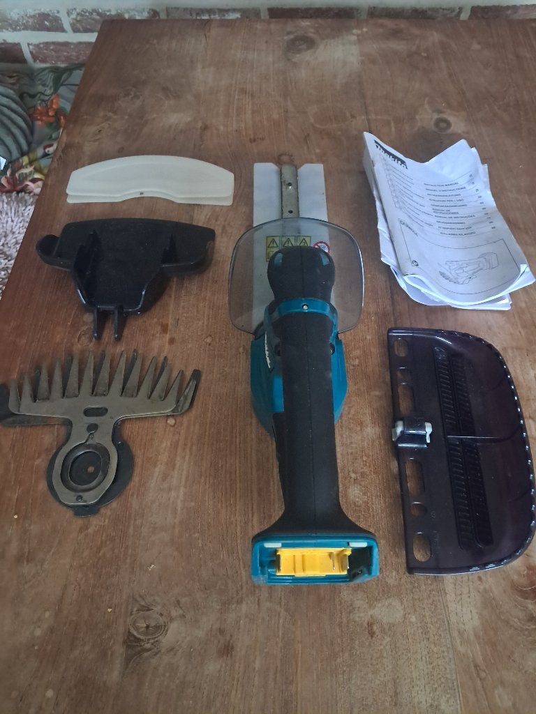 makita accu grasschaar heggenschaar, Tuin en Terras, Ophalen, Zo goed als nieuw, Accu, Makita