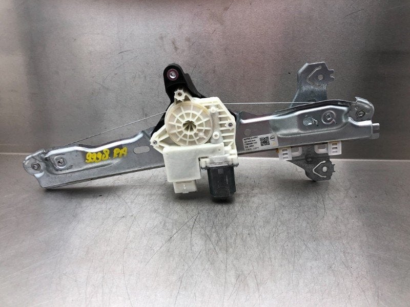 RAAMMECHANIEK RECHTS ACHTER Qashqai (J11) (|82700HV00C|), Gebruikt, Germany@nissan-services.eu, Kronenweg 38
50389  Wesseling, DE