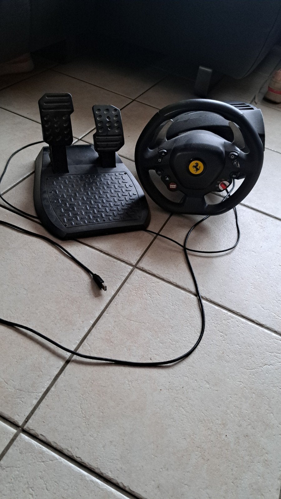 Thrustmaster ferrari spyder race stuur, Games en Spelcomputers, Ophalen, Zo goed als nieuw, Stuur of Pedalen, PlayStation 3