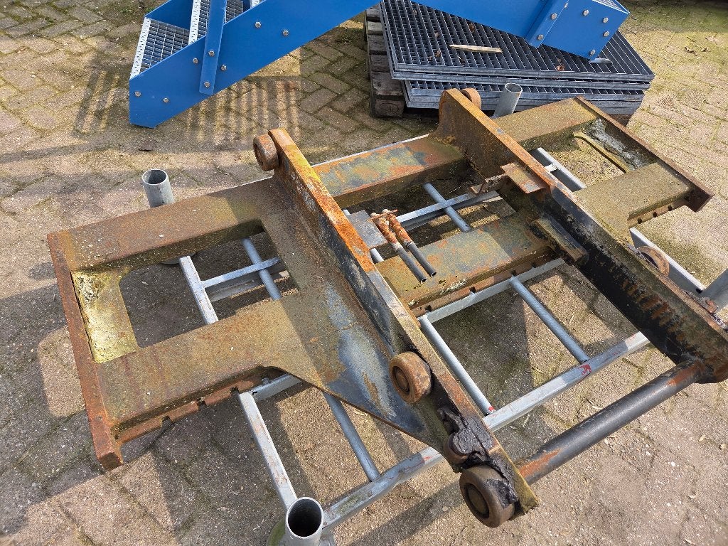 10 tons vorkenbord met vorken, Vorken 1.80 m lang, Ophalen, Zo goed als nieuw