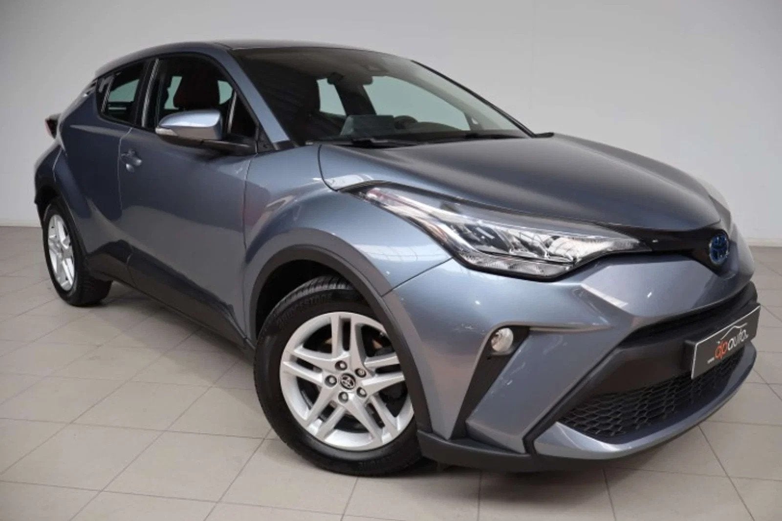 Toyota C-HR C-HR Hybrid 1.8i (automatique), Cuir, Argent ou Gris, Achat, https://public.car-pass.be/vhr/a5e641b9-a180-4e42-98ce-e9f20533b656