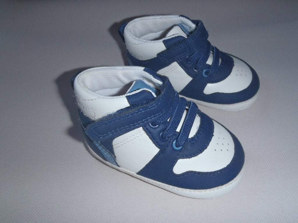 1 paar schoenen maat 6-12 maanden, Kinderen en Baby's, Ophalen of Verzenden, Gebruikt, Jongetje, Overige typen