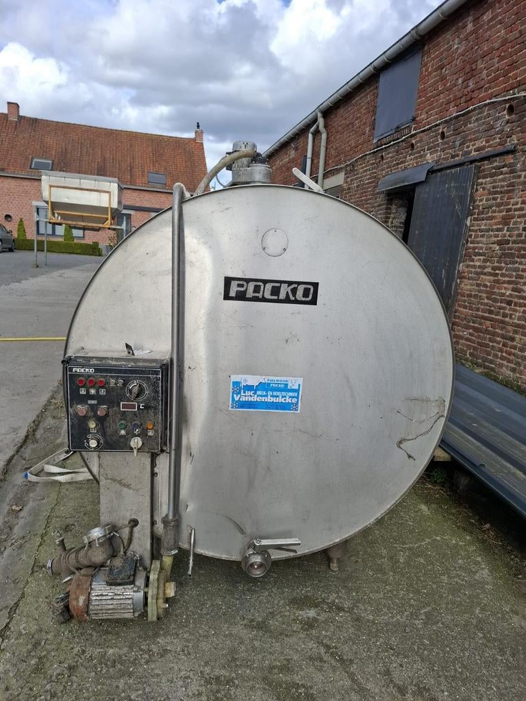 Melktank, Zakelijke goederen, Ophalen