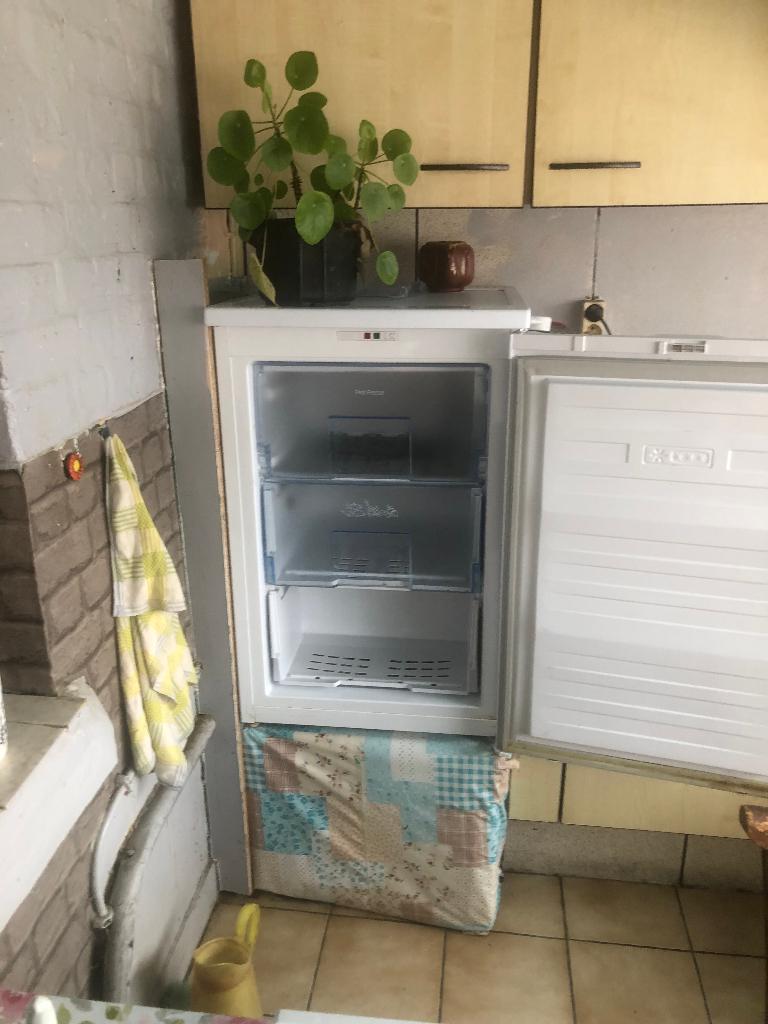 diepfriezer met vakken, Ophalen, Met aparte vriezer, Zo goed als nieuw, Energieklasse A of zuiniger