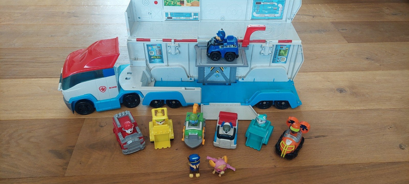 Paw Patrol bus met veeel autootjes, Ophalen