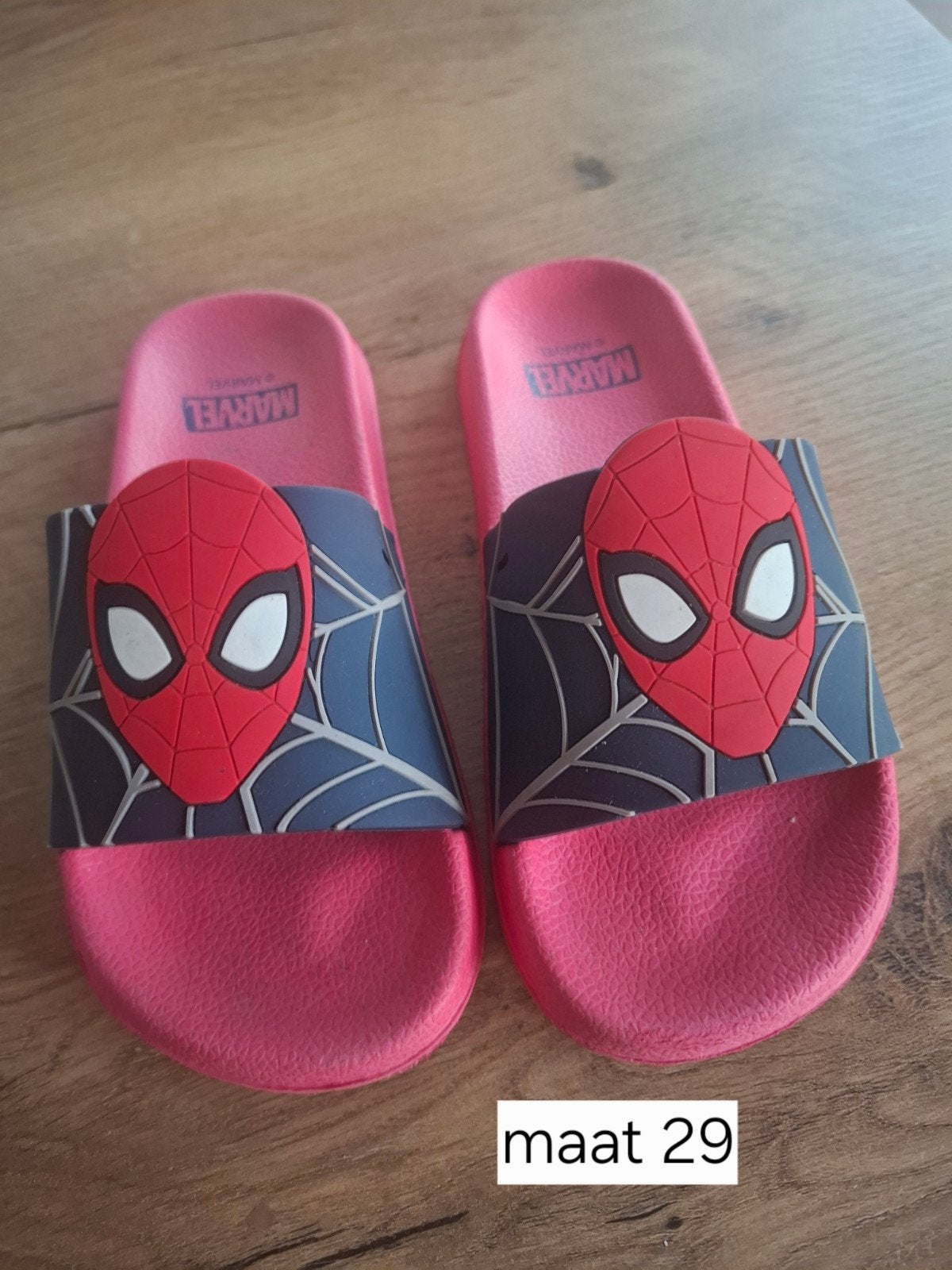 slippers spider man, Ophalen