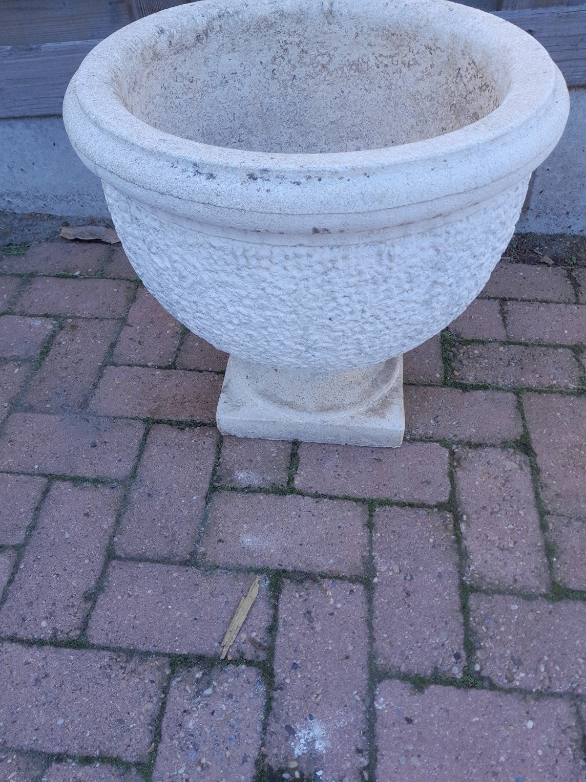 2 bloembakken, Ophalen, Beton