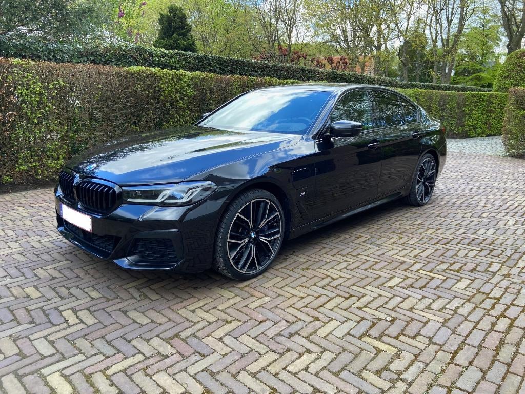 BMW 545e XDrive Berline, Auto's, BMW, Automaat, 4 deurs, 2995 cc, Zwart