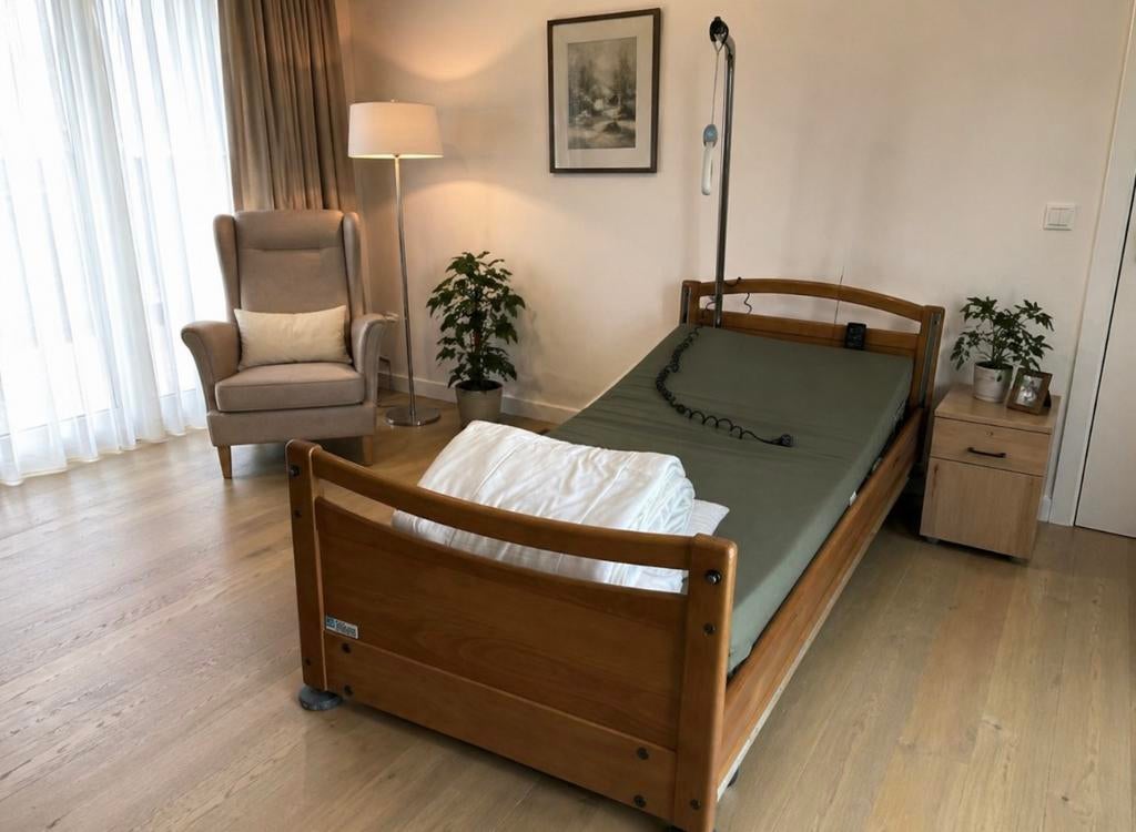7 electrische ziekenhuisbedden, Diversen, Ophalen, Zo goed als nieuw
