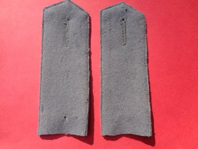 Schouderstukken grijs uit oude D naaikist, Verzamelen, Ophalen of Verzenden, Landmacht, Kleding of Schoenen