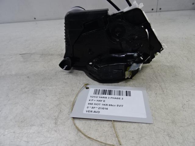 SERRURE DE PORTE AVANT DROITE Toyota Yaris III (P13), Utilisé, Droite, Toyota