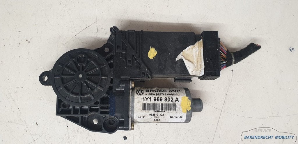 Moteur de l ve-vitre avant droit pour VW Coccinelle cabriole, Autos : Pièces & Accessoires, Volkswagen, Volkswagen AG, Vw@volkswagen.de