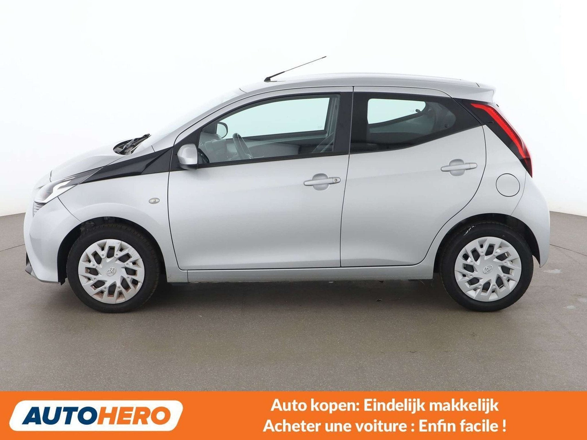 Toyota Aygo 1.0 VVT-i X-Play (année de construction 2019), Autos, Argent ou Gris, Achat, 998 cm³, Euro 6