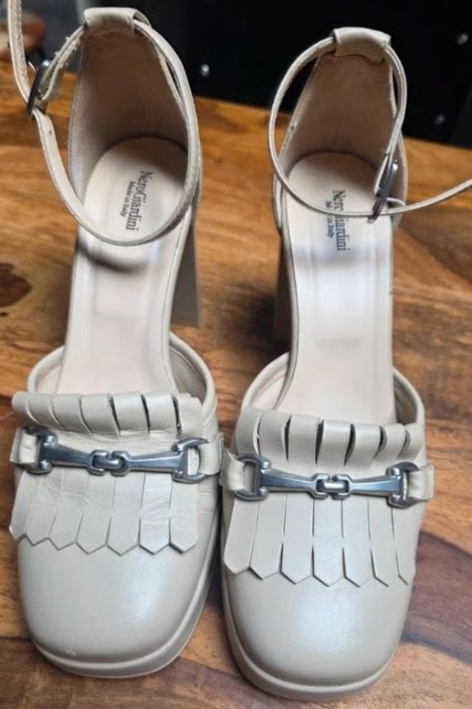 Nero Giardini P37 schoenen met hak, Kleding | Dames, Schoenen, Beige, Ophalen of Verzenden, Schoenen met hoge hakken, Nerogiardini