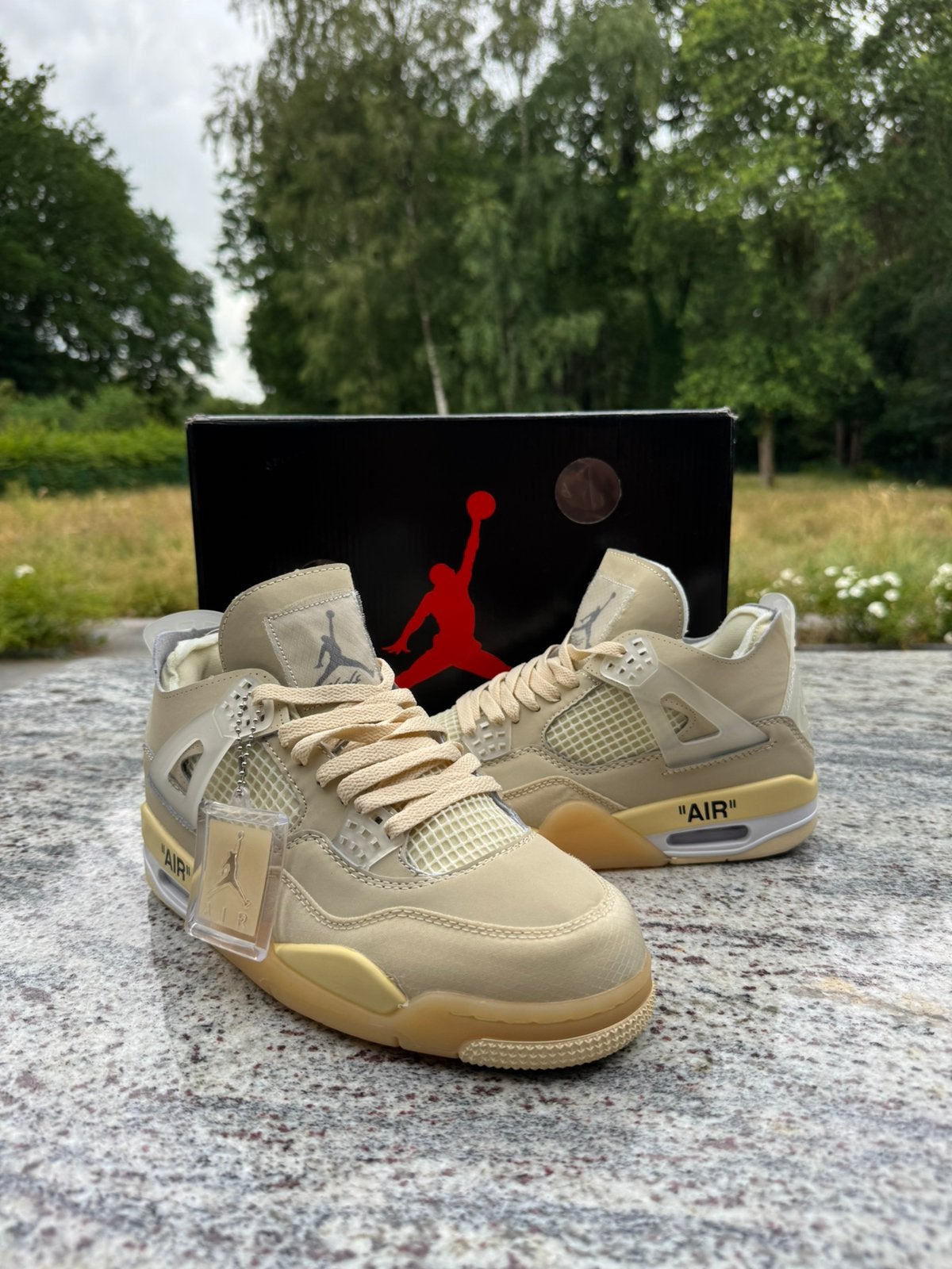 Jordan 4 Retro Off-White “The Design Museum Charity Campaign, Kleding | Heren, Overige kleuren, Nieuw, Ophalen of Verzenden, Sneakers