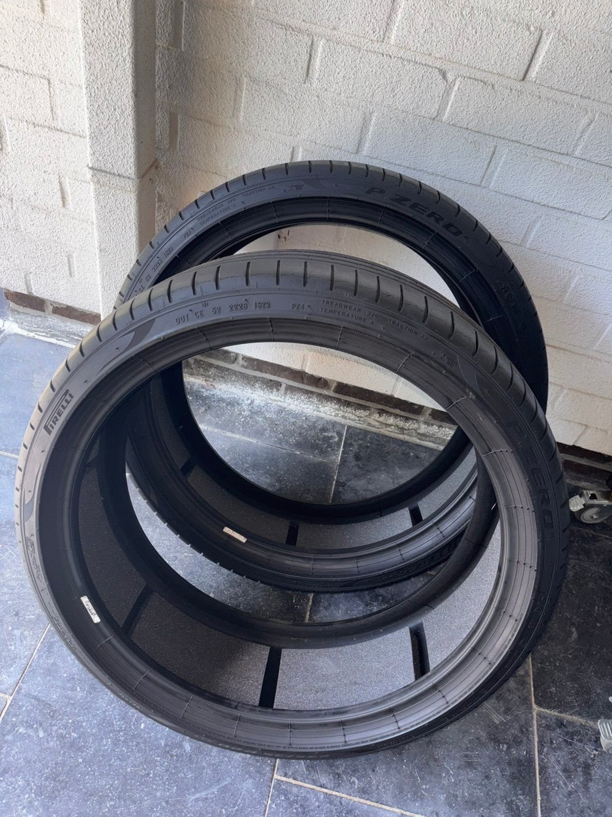 245 35 20 PIRELLI PZero Runflat, Auto-onderdelen, Banden en Velgen, Ophalen, Zomerbanden
