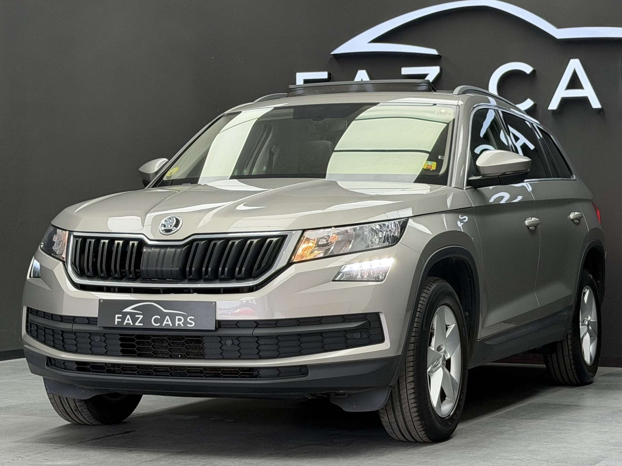 Skoda Kodiaq 2.0 CR TDi Ambition DSG * 1ER PROP + GPS + CAM, Auto's, Stof, Gebruikt, 4 cilinders, Bedrijf