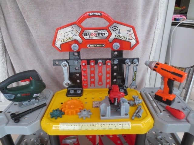 speelwerkbank DIY-TOOLS € 18,00, Kinderen en Baby's, Speelgoed | Educatief en Creatief, Ophalen, Met geluid