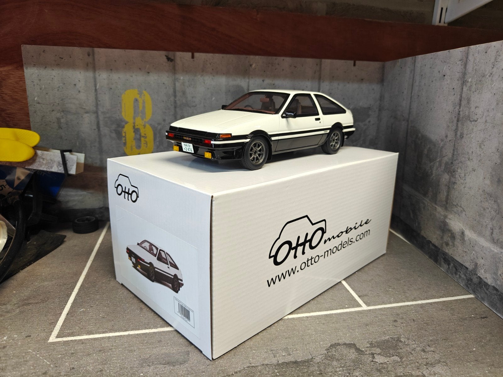 Toyota sprinter trueno 1/18 otto, Ophalen