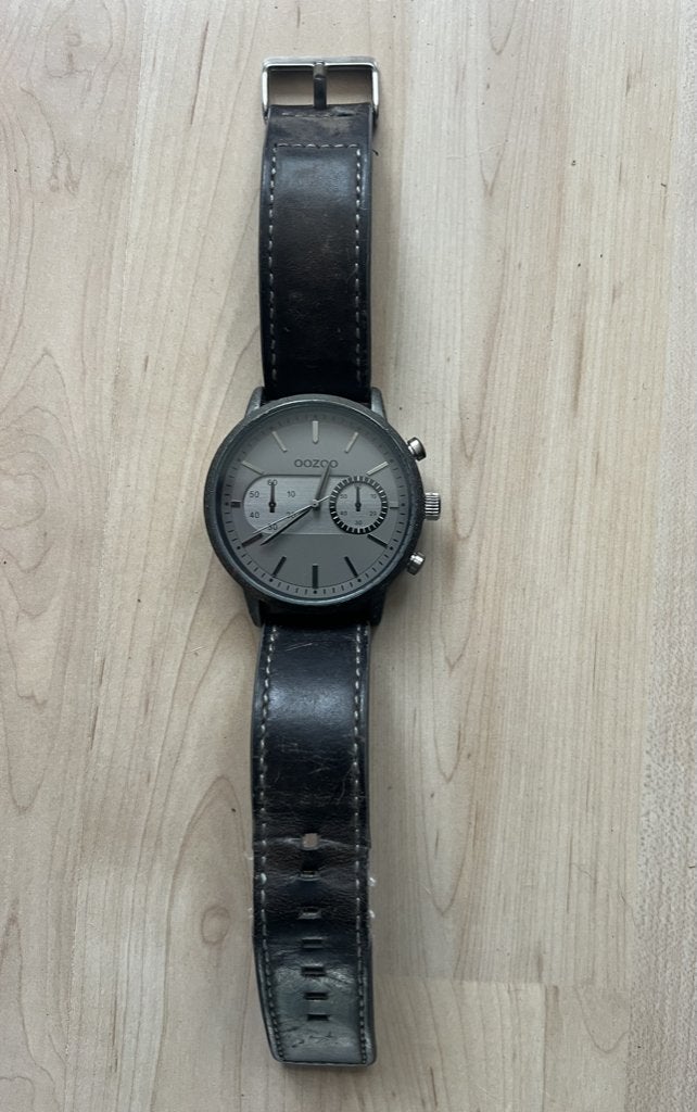 OoZoo Trending horloge., Bijoux, Sacs & Beauté, Autres marques, Enlèvement ou Envoi, Cuir, Acier