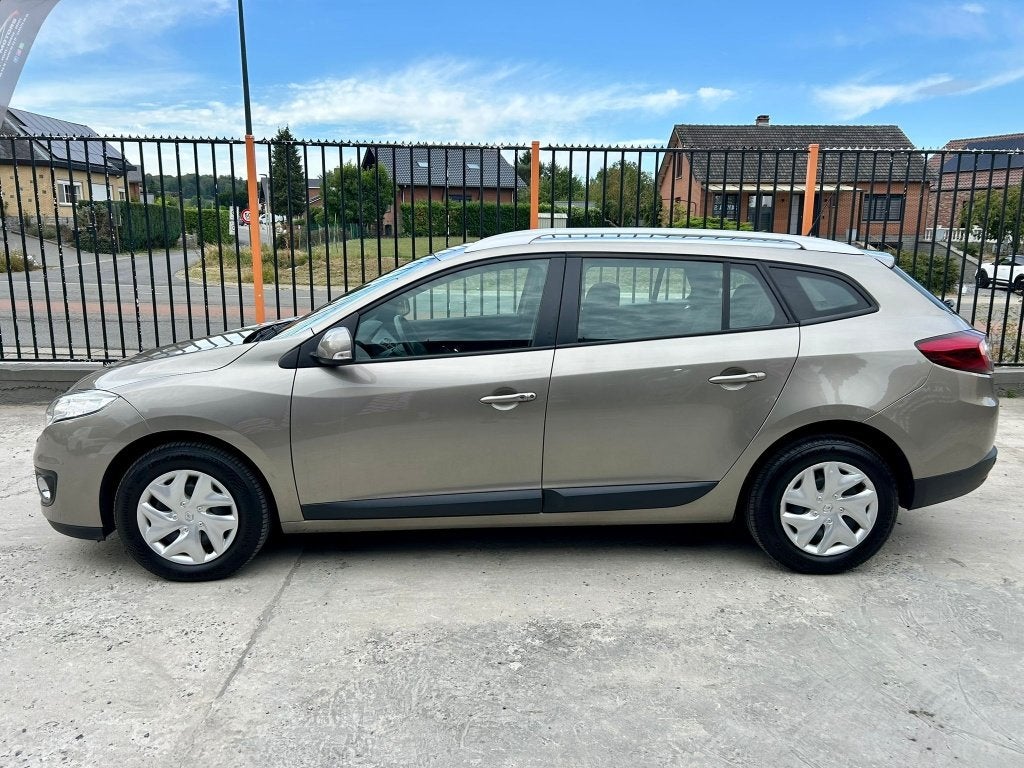 renault megane break 1200cc essence 97.000km annee 12/2013, Achat, 129 g/km, 5 portes, 4 cylindres