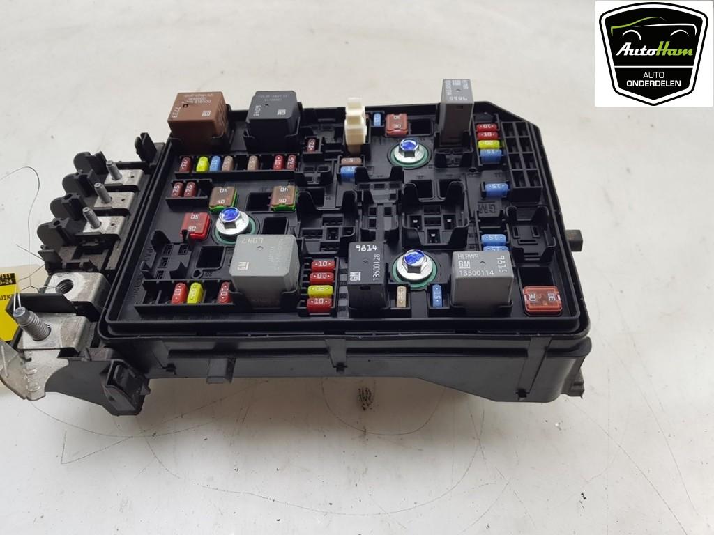 ZEKERINGKAST Opel Astra K (01-2015/12-2022) (|39158960|), Gebruikt, Opel