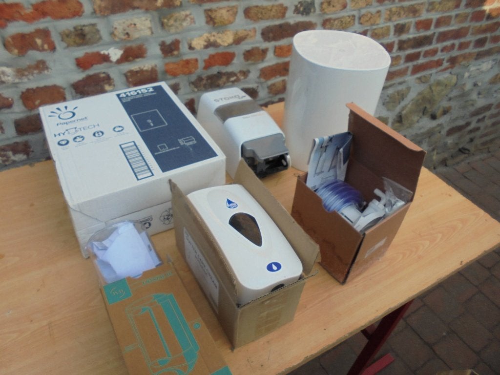distributeurs hygiène, Zakelijke goederen, Horeca | Keukenapparatuur, Overige typen, Nieuw zonder verpakking, Ophalen of Verzenden