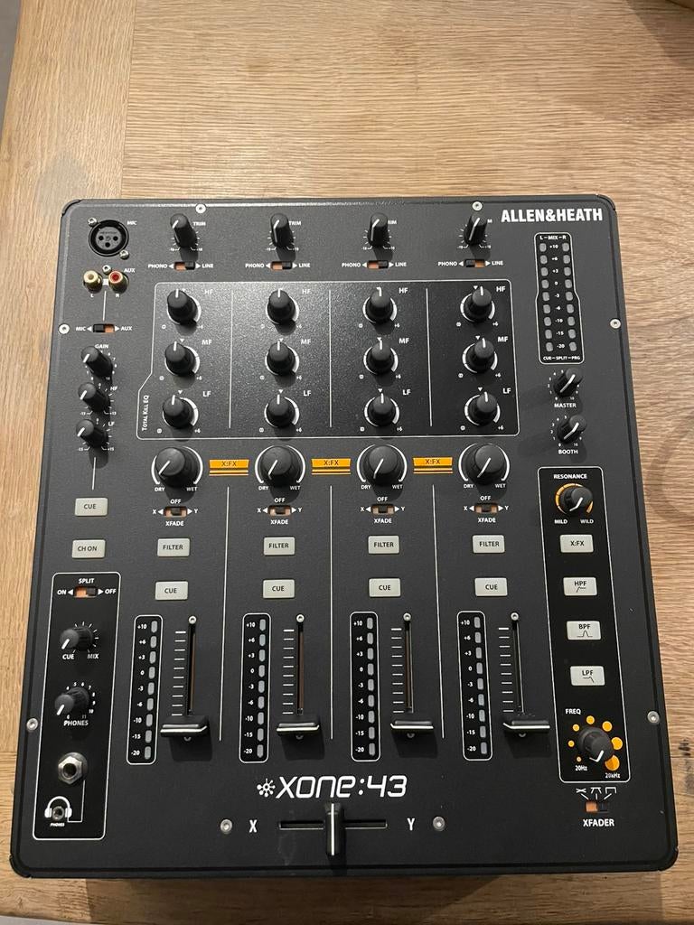 Allen & Heath Xone 43, Musique & Instruments, Tables de mixage, Enlèvement, Comme neuf