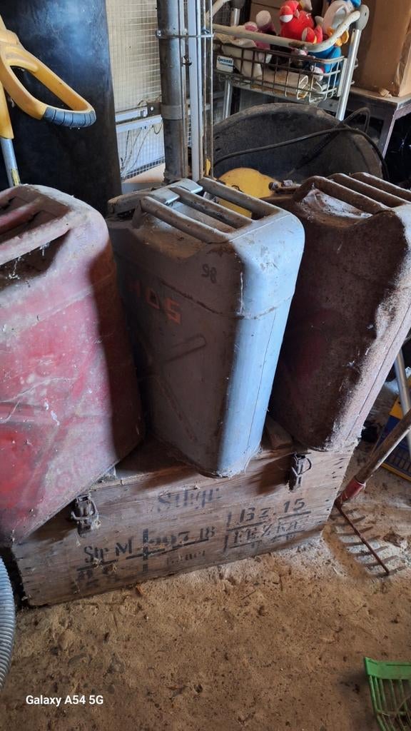 3 Jerry Can WW2 ?, Enlèvement