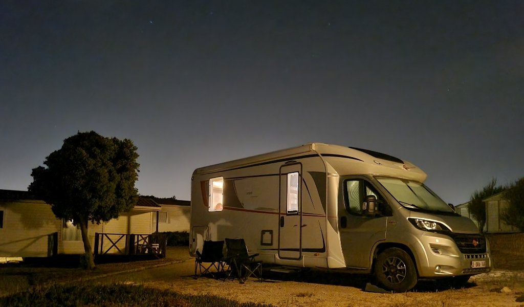 Burstner Camper in nieuwstaat, Caravanes & Camping, Camping-cars, Jusqu'à 4, 6 à 7 mètres, Fiat, Boîte manuelle