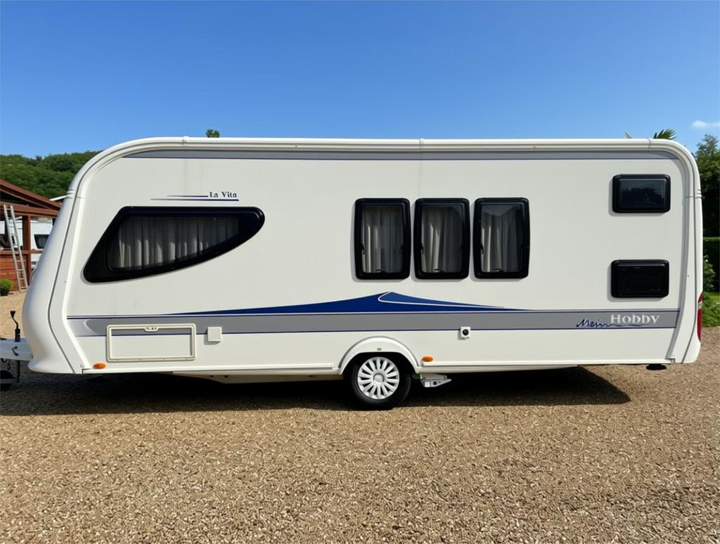 Heel mooie grote Hobby 560, 6 persoons, Mover, stapelbed, Caravans en Kamperen, Stapelbed, Rondzit, Hobby, Bedrijf