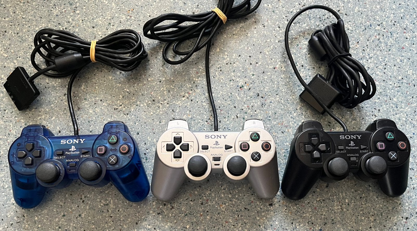 Lot des 3 manettes Sony DualShock 2, Consoles de jeu & Jeux vidéo, Enlèvement ou Envoi, Comme neuf, PlayStation 2