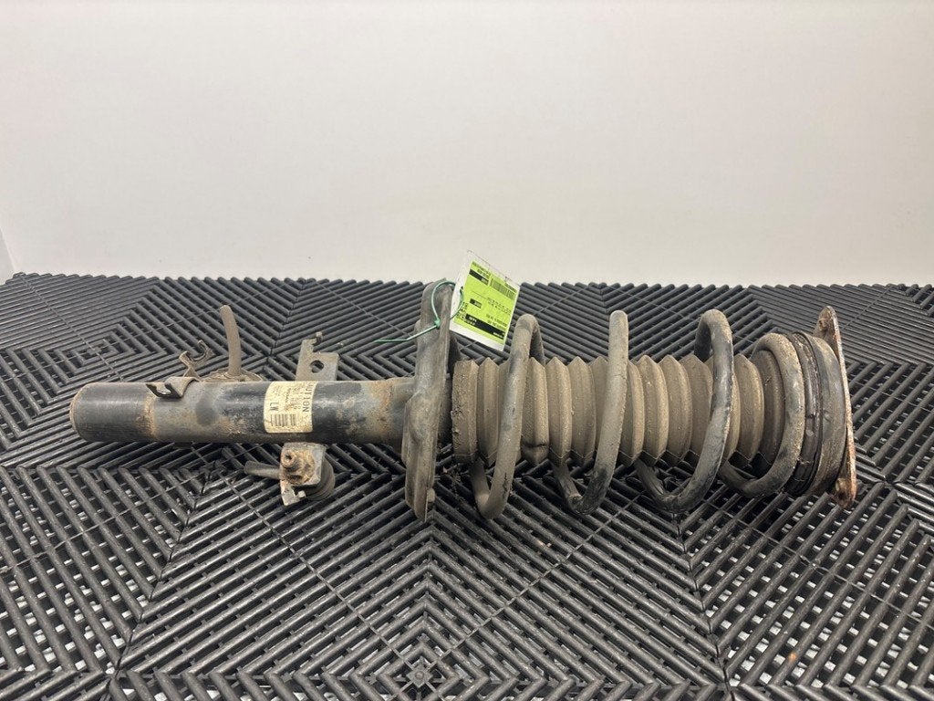 AMORTISSEUR OU ABSORBEUR DE CHOC AVANT GAUCHE Qashqai (J11), Germany@nissan-services.eu, Kronenweg 38
50389  Wesseling, DE, Utilisé